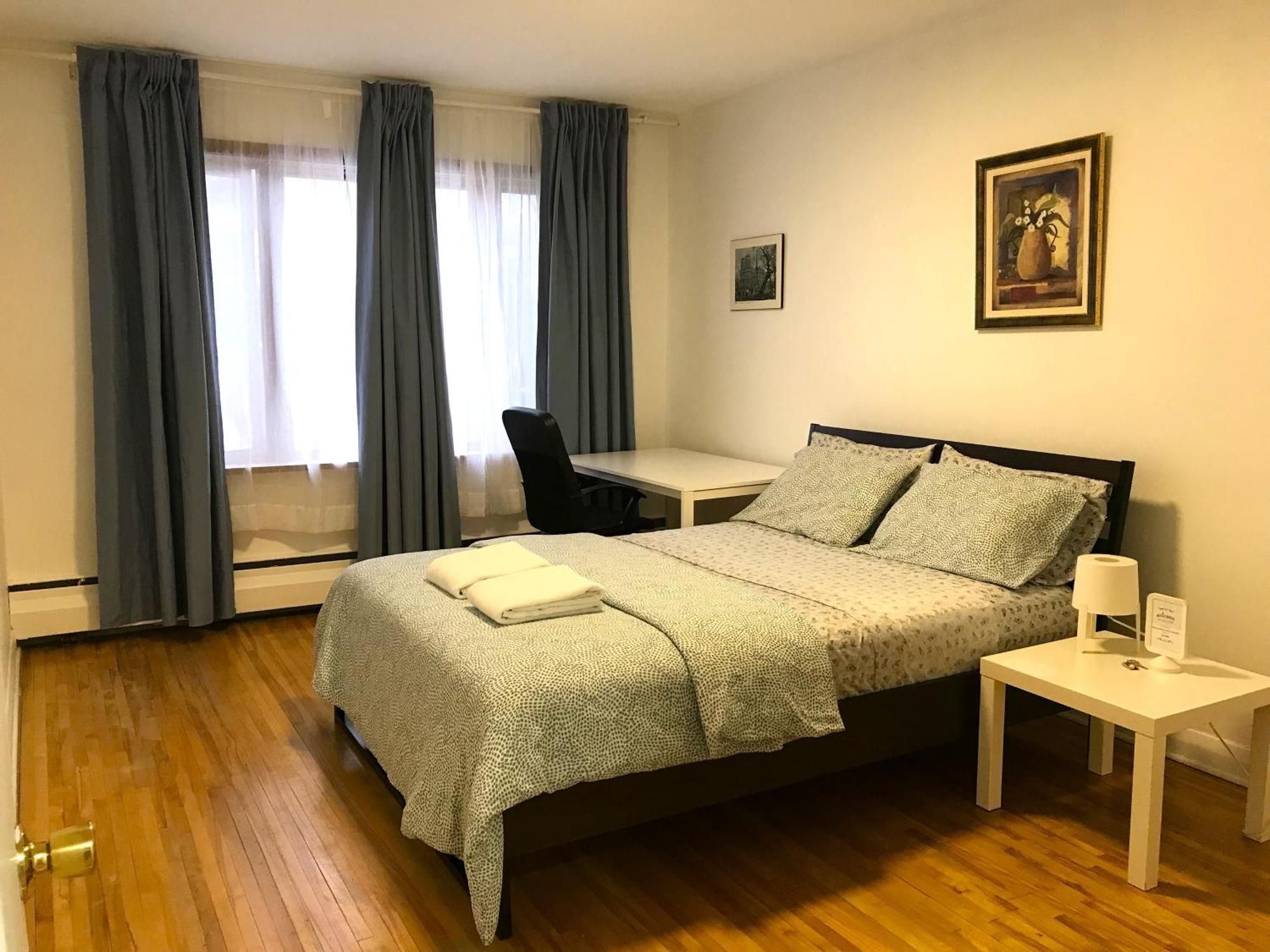 Big Private Room Midmontreal Next To Station Metro - Parking Free المظهر الخارجي الصورة