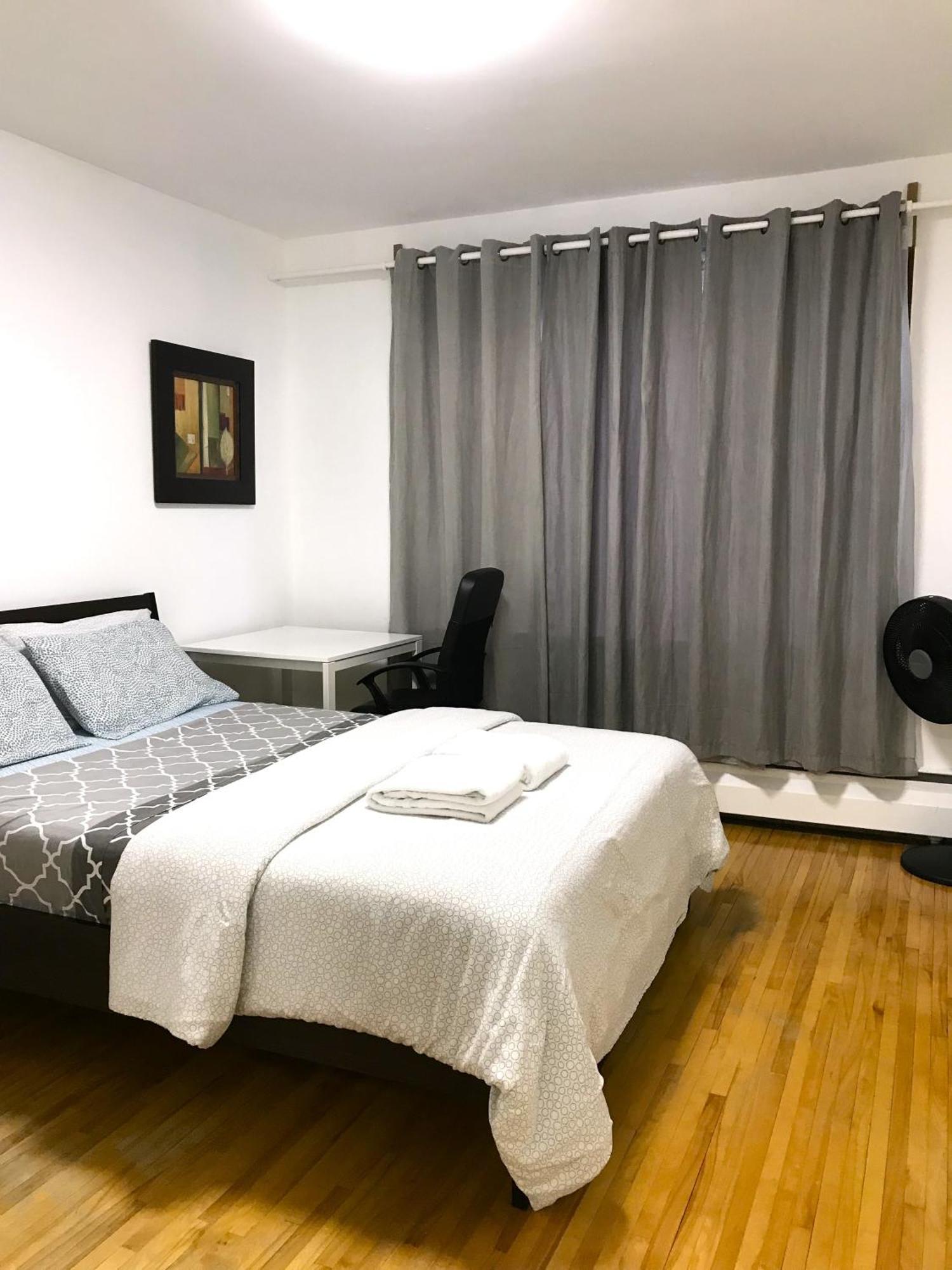 Big Private Room Midmontreal Next To Station Metro - Parking Free المظهر الخارجي الصورة